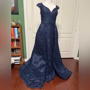 Lucci Lu Elegant Navy Lace Evening Gown
